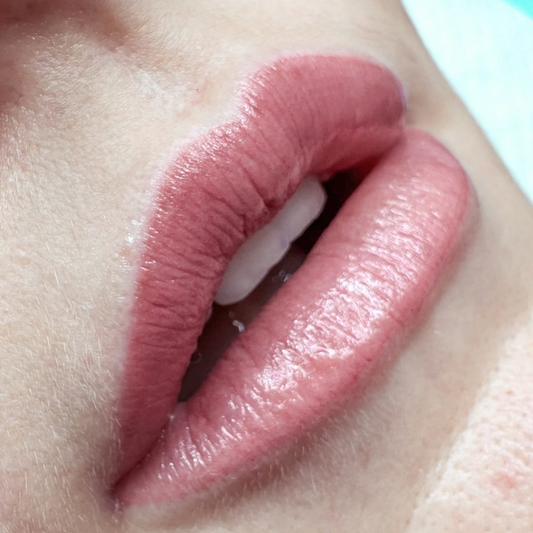 Lip Blushing